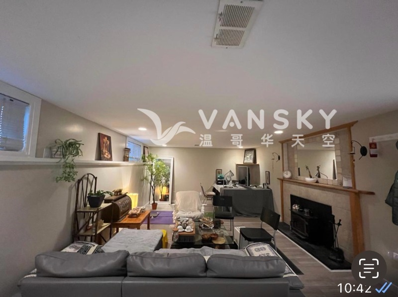 近素里中心SFU西蒙菲莎大学、KPU匡特兰大学，独立屋招爱干净女生，拎包入住