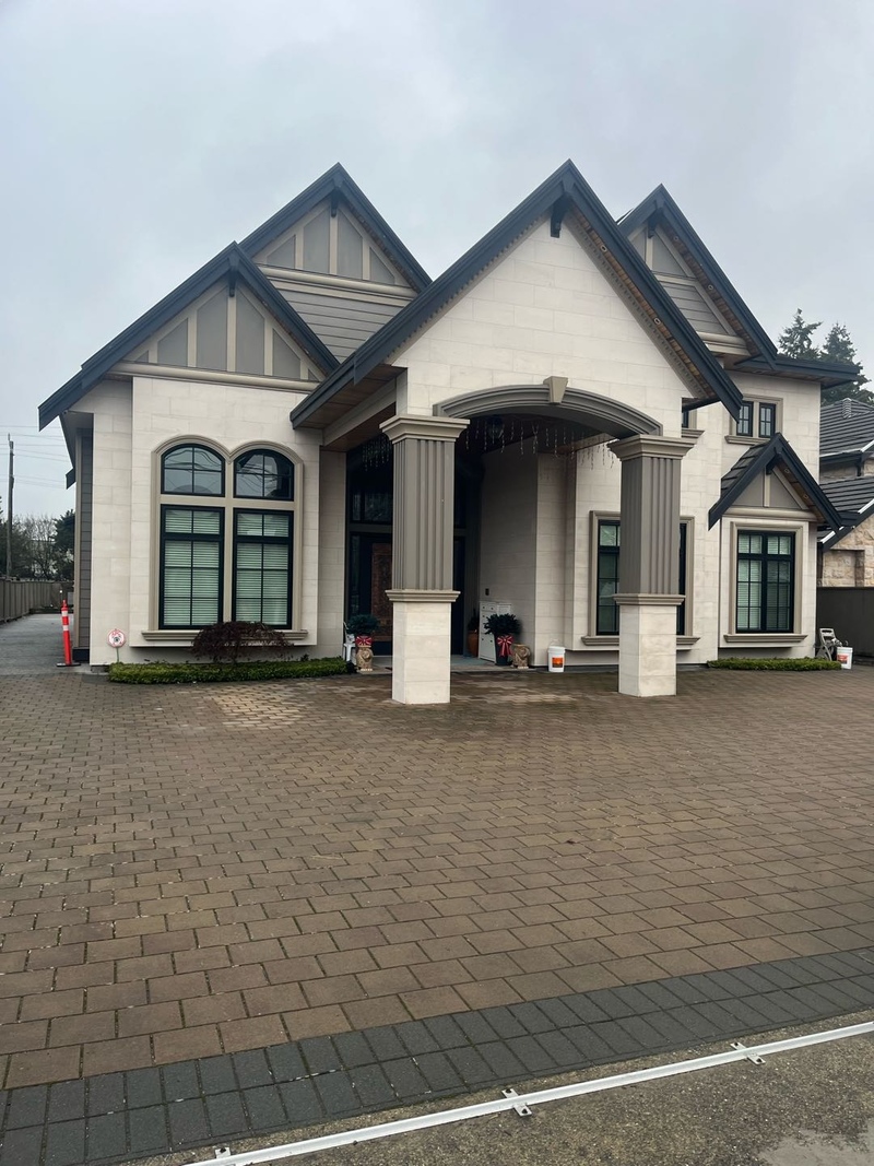 列治文豪华独立屋两房一厅2350元