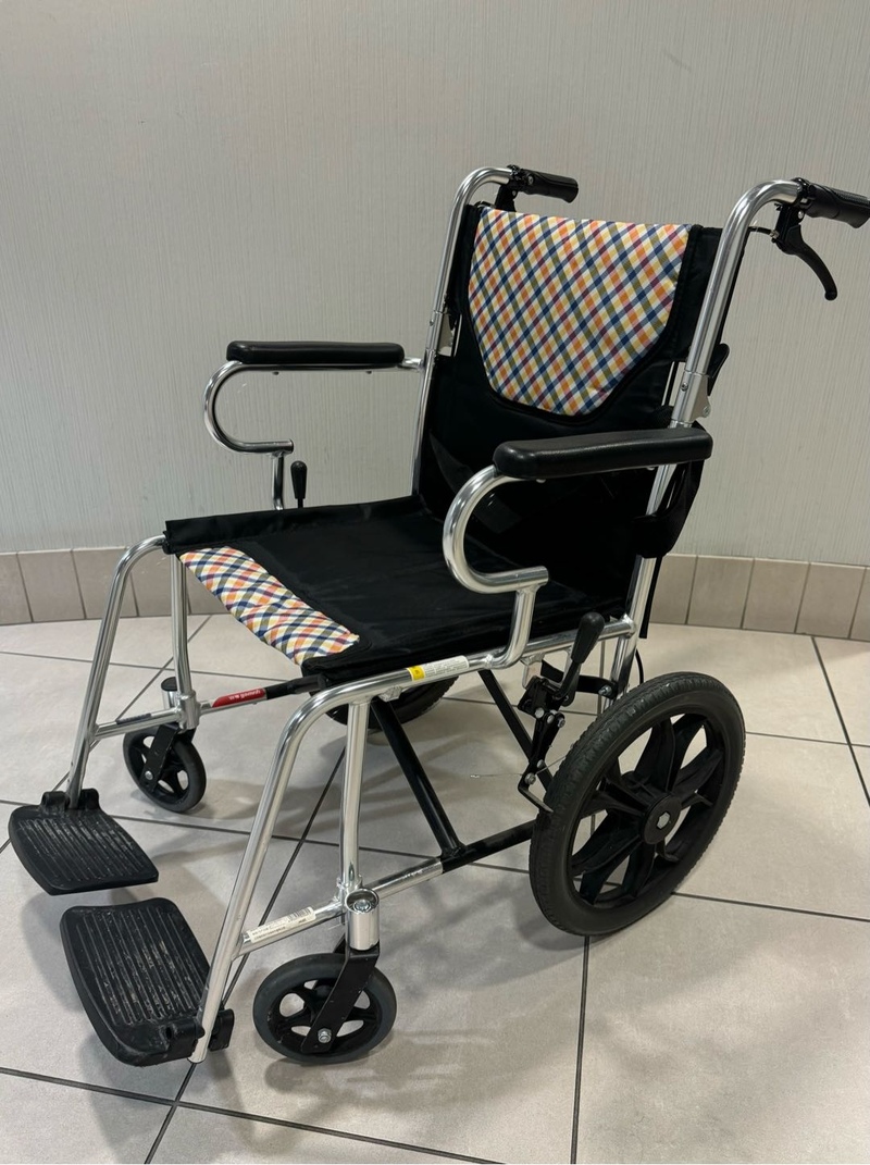 老年及残障人士用轮椅