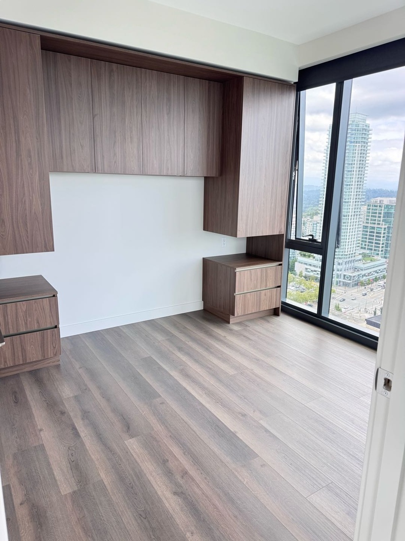 2房2卫Metrotown核心商圈 高层全新公寓