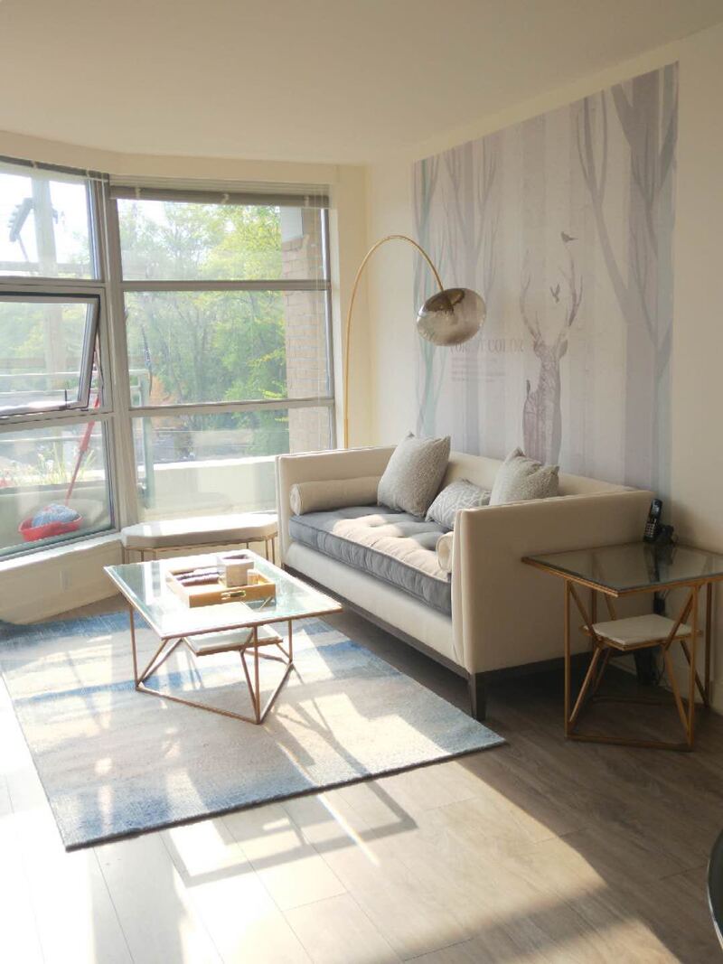 现代金属＋玻璃＋大理石边几，轻奢风格、成色极佳