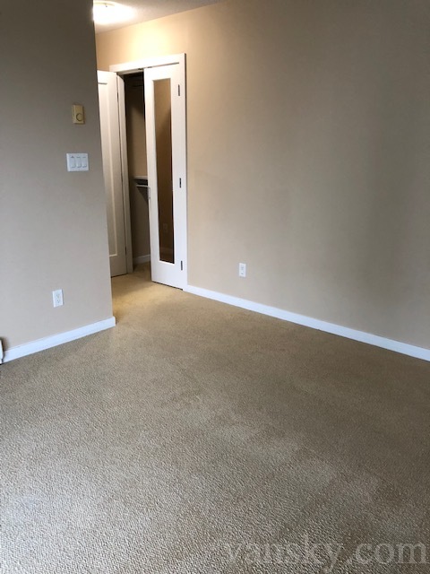 列治文兩房兩衛一廳一車位長租