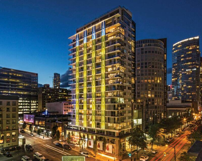 温哥华DT市中心一房一厅高级公寓