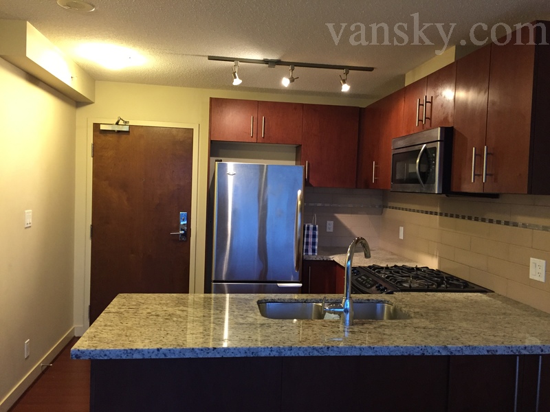 181022105303_kitchen.JPG