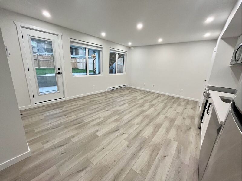 Langley高档社区全新独立屋一层出租