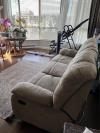免费八成新可调长沙发（recliner）Metrotown 自取