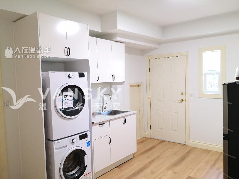 列治文中心豪华别墅1房1卫 (独立出入）